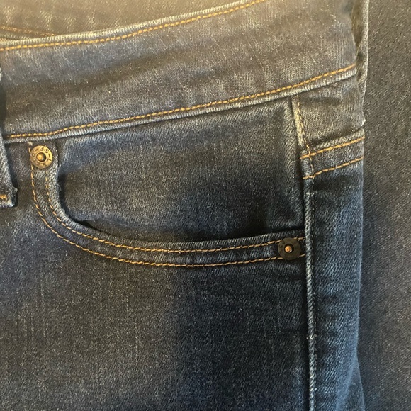 Levi’s 545 low boot cut jeans. Size 16 medium. Dark denim & nice condition. - Picture 5 of 13